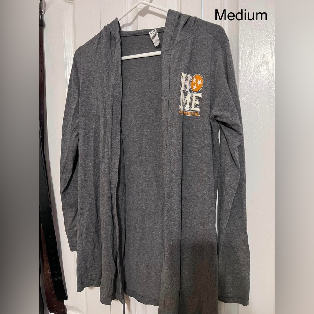 Grey Tennessee cardigan perfect for UT games🍊
